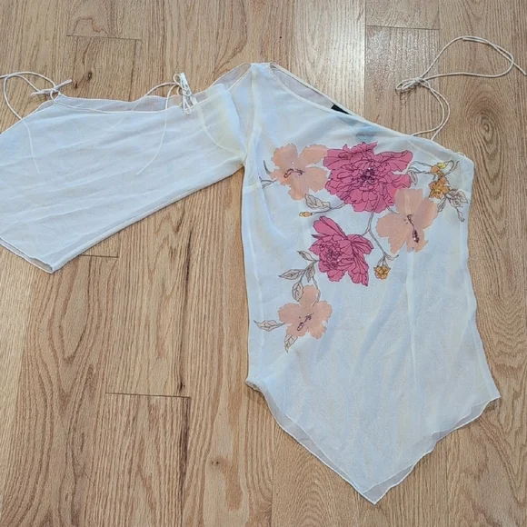 Express Cream and Pink Floral One Sleeve Blouse - Picture 6 of 6